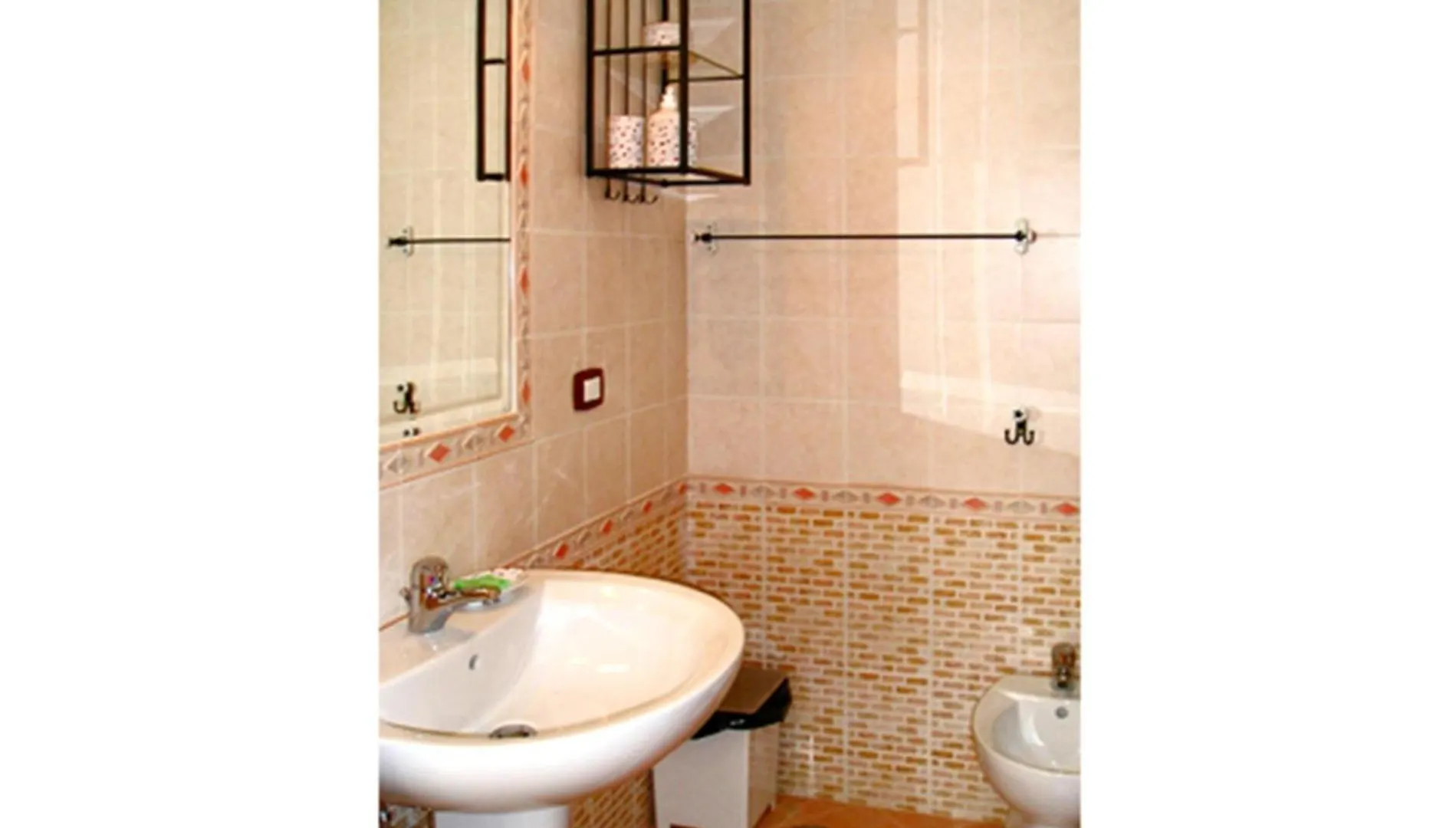 *** Guest house B&B Domus Gemi Naples Italy