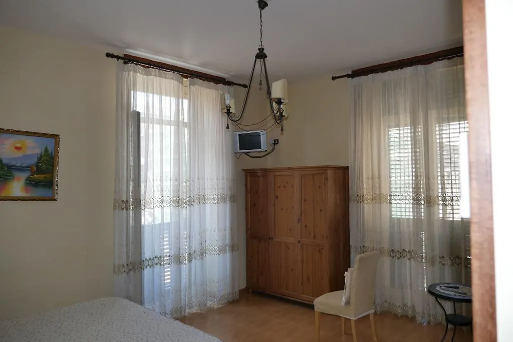 B&B Domus Gemi Naples Guest house