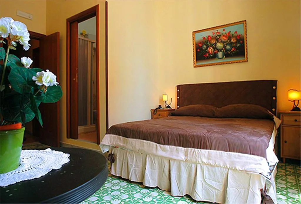 B&B Domus Gemi Naples Guest house